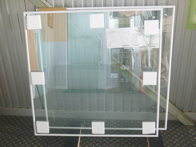 ガラス（真空ガラス クリアFit）の発送梱包時の様子
